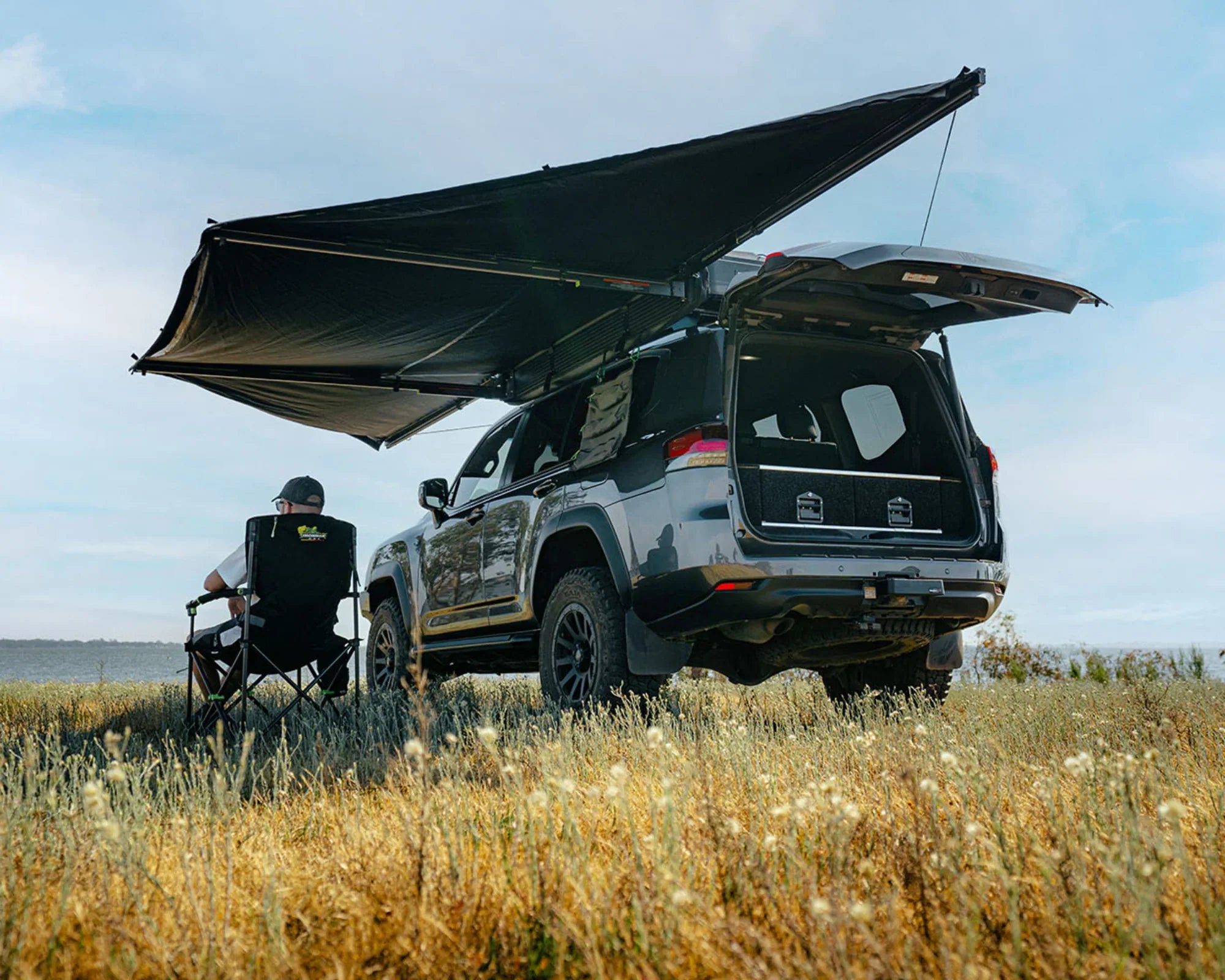 Ironman 4x4 DeltaWing 180° Vehicle Awning