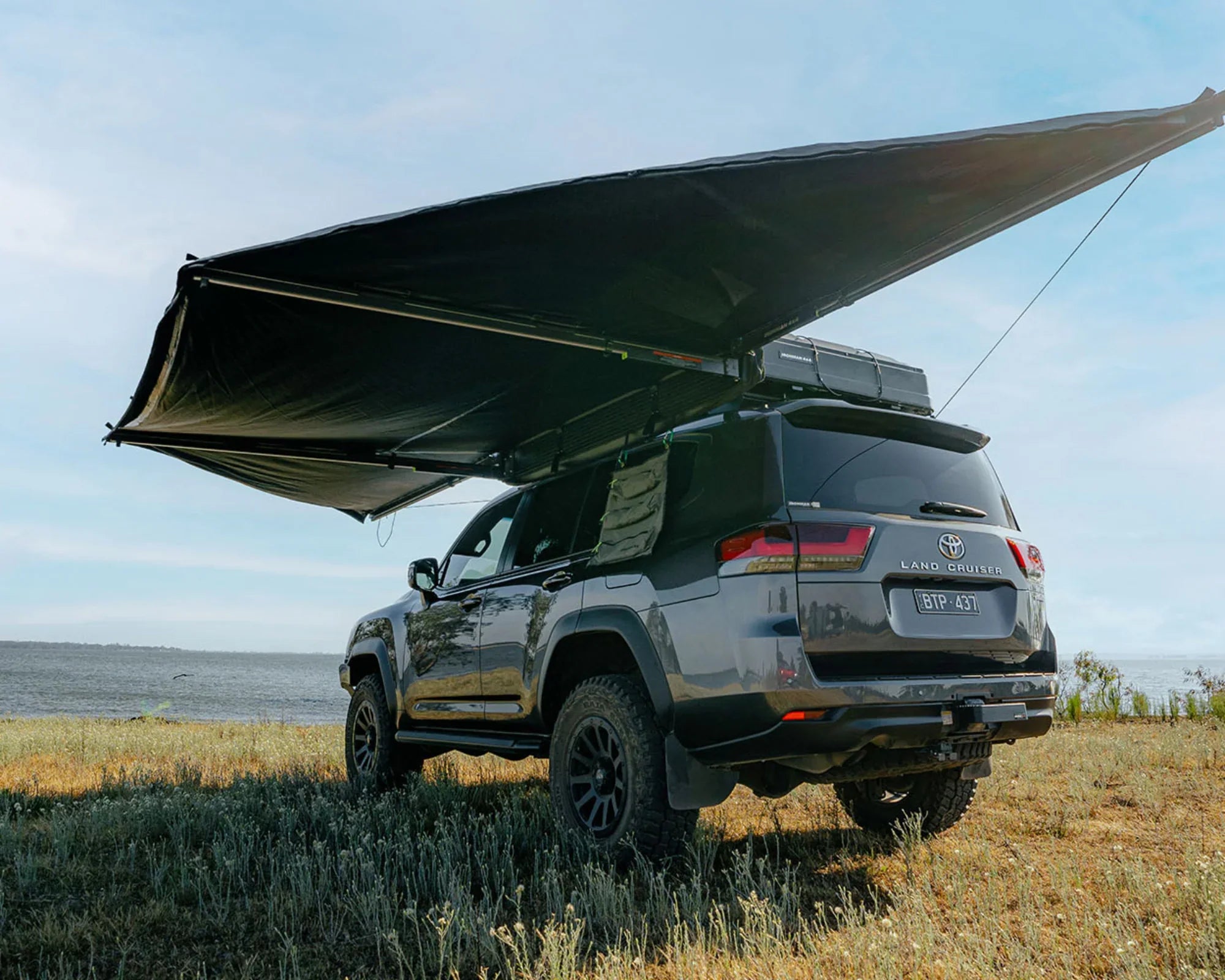 Ironman 4x4 DeltaWing 180° Vehicle Awning