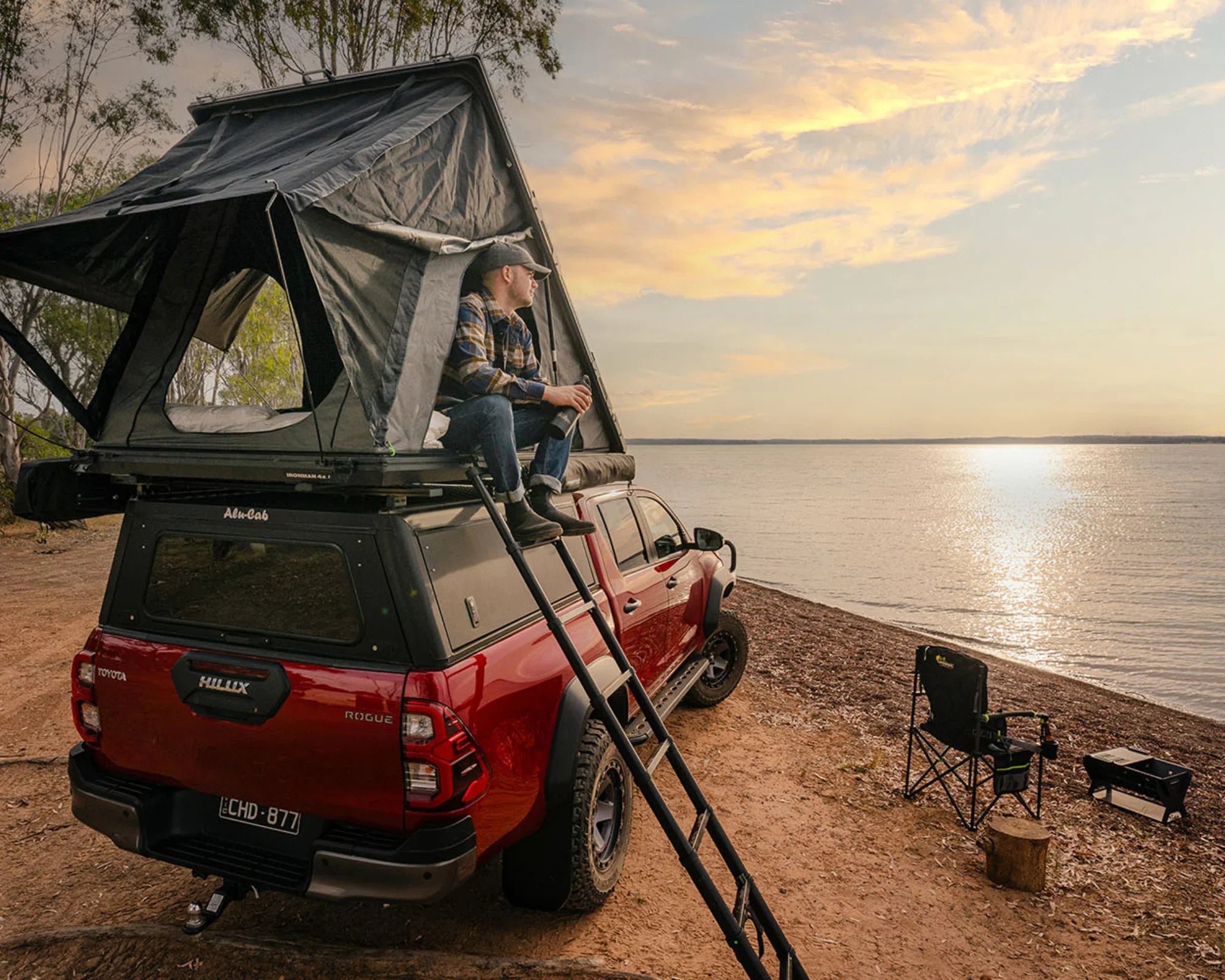 Ironman 4x4 Orion 1400 Vehicle Rooftop Tent